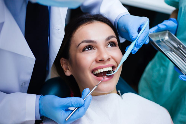 Top Differences between Dental Veneers & Crowns